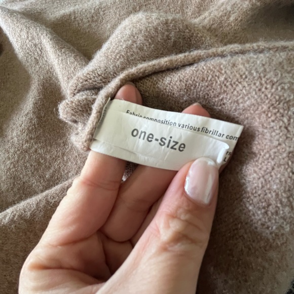 Oversized Turtleneck - Picture 2 of 2